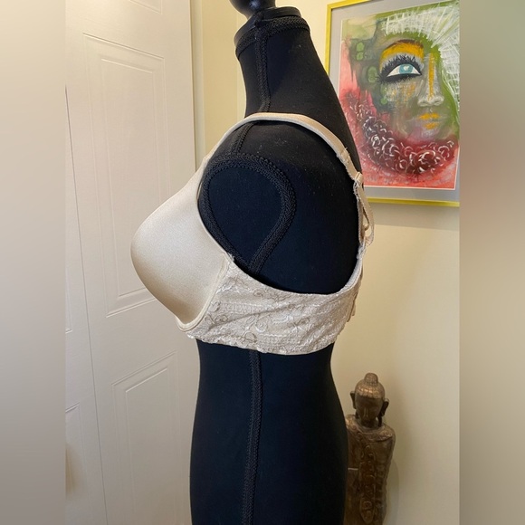 ✅NWOT/VanityFair 40c/90 underwire bra w/lace detail,nylon/spandex pad/cup/lining - Picture 5 of 7